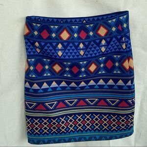 Forever 21 mini southwest Aztec design stretch mini small